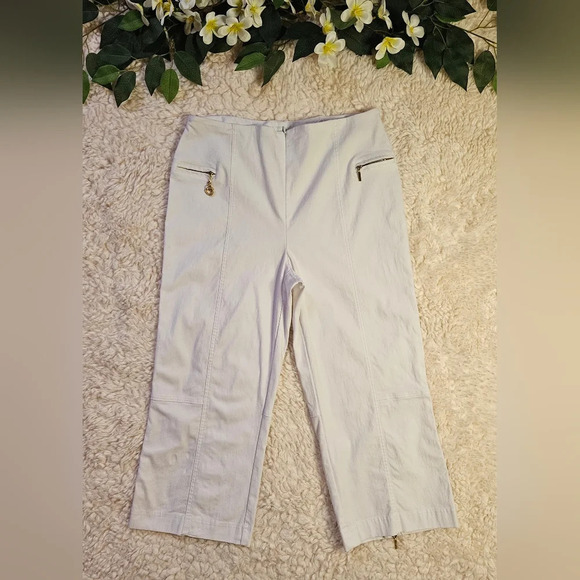 Joseph Ribkoff Classic Spring Capris w/Gold zippers and heart charm - Picture 2 of 8